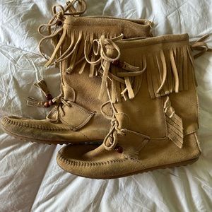 Minnetonka moccasins size 9.